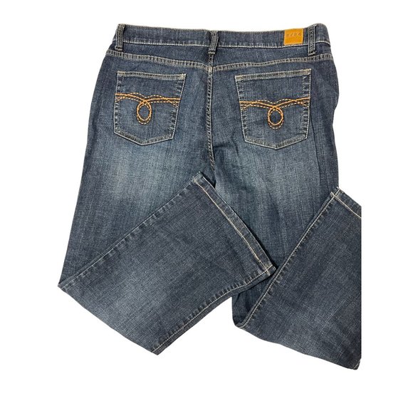 BCBG Paris Sz 14 Medium Wash Mid Rise Straight Leg Jeans - Picture 8 of 8